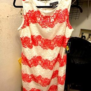 NWT BEAUTIFUL SLEEVELESS STRAIGHT DRESS LACE - SZ 16